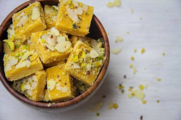 besan barfi recipe in marathi boli marathi